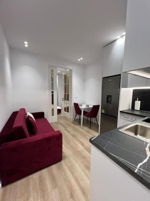 Spacious Apartment Ish-Blloku Area Tirana Buitenkant foto